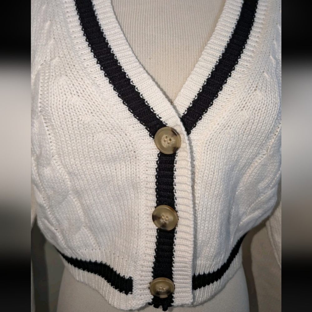 Nwt Ladies Love Tree White & Black  Cable Cardigan Size Small - Picture 5 of 8